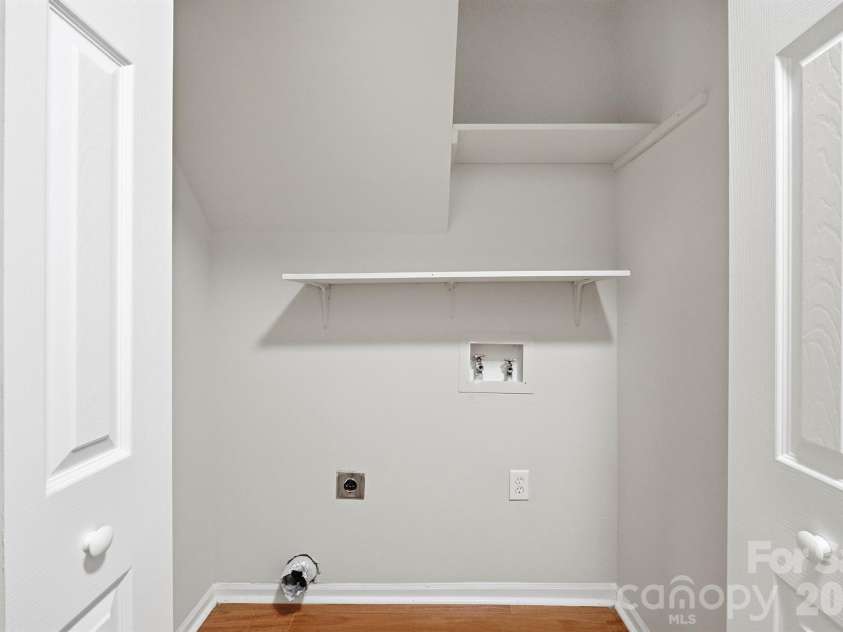 806 Laurel Street, Lincolnton, NC 28092.  MLS# CAR4370329, YatesRealty ID 14215. 