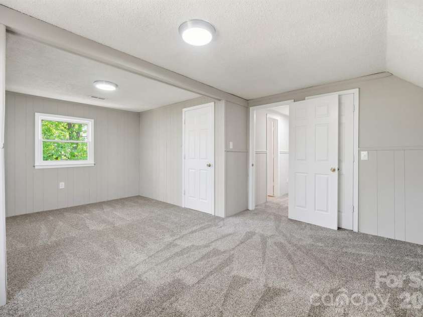 806 Laurel Street, Lincolnton, NC 28092.  MLS# CAR4370329, YatesRealty ID 14215. 