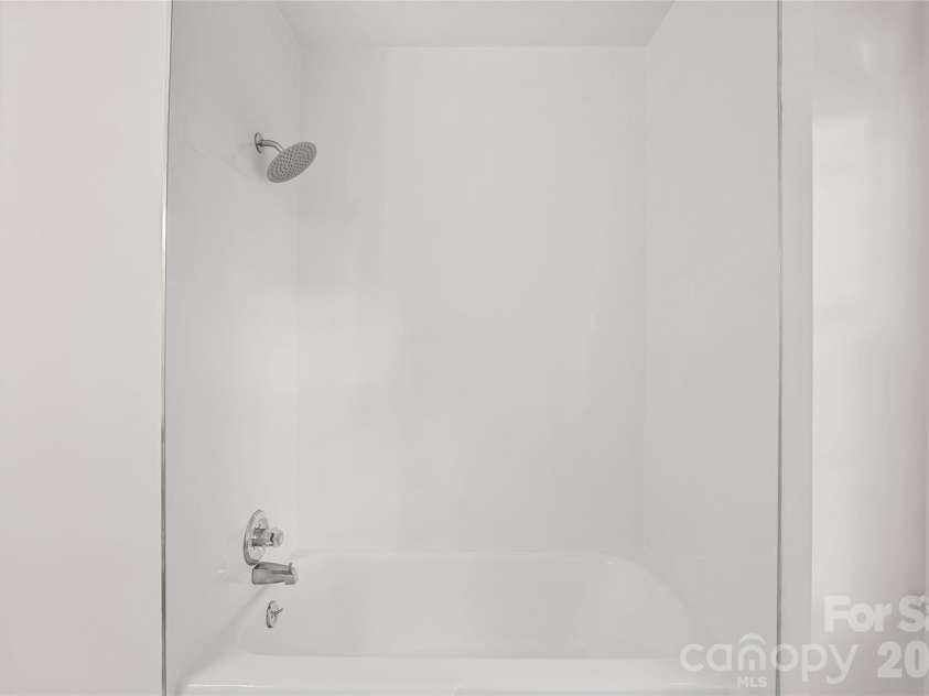 5145 Lansing Drive, Charlotte, NC 28270.  MLS# CAR4371844, YatesRealty ID 14216. Full Bath 2