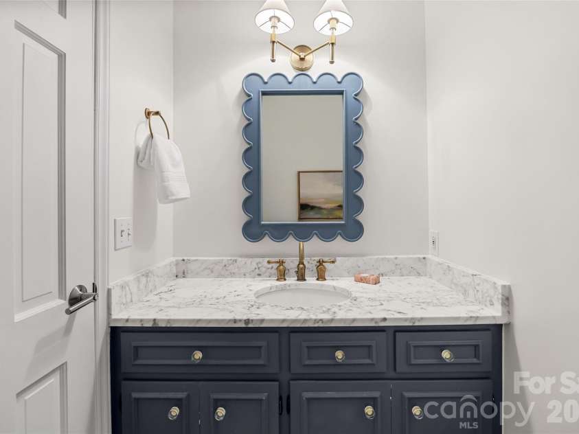 5145 Lansing Drive, Charlotte, NC 28270.  MLS# CAR4371844, YatesRealty ID 14216. Half Bath