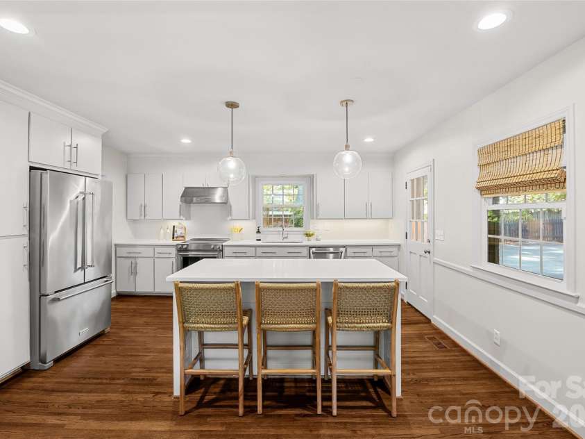 5145 Lansing Drive, Charlotte, NC 28270.  MLS# CAR4371844, YatesRealty ID 14216. Kitchen