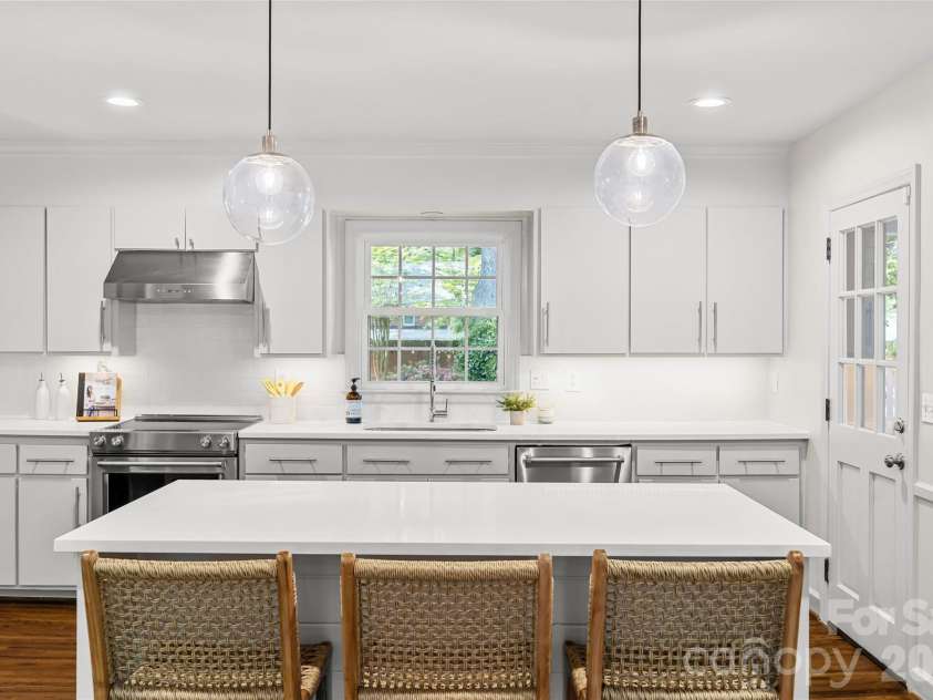 5145 Lansing Drive, Charlotte, NC 28270.  MLS# CAR4371844, YatesRealty ID 14216. Kitchen