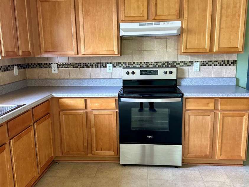 4722 Mortonhall Road, Charlotte, NC 28215.  MLS# CAR4372865, YatesRealty ID 14217. 