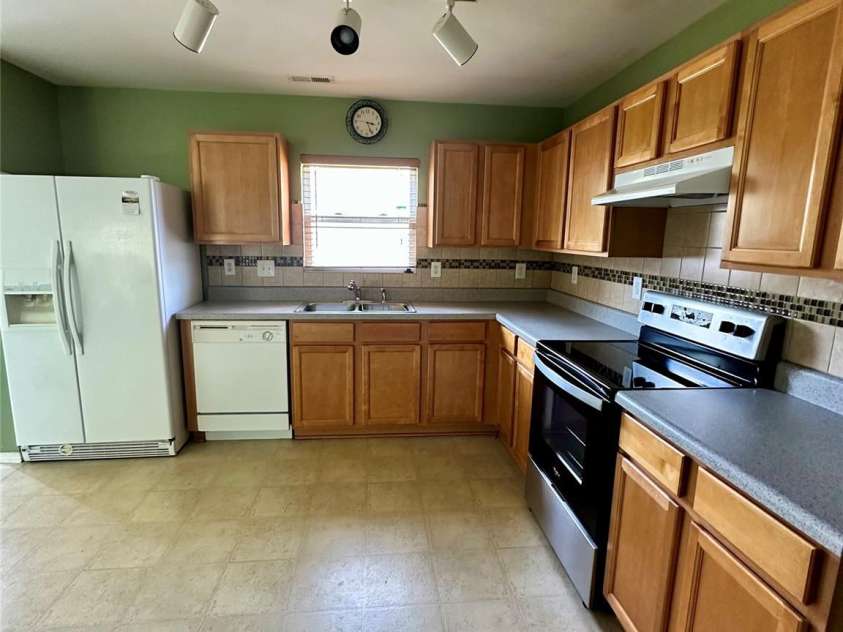 4722 Mortonhall Road, Charlotte, NC 28215.  MLS# CAR4372865, YatesRealty ID 14217. 