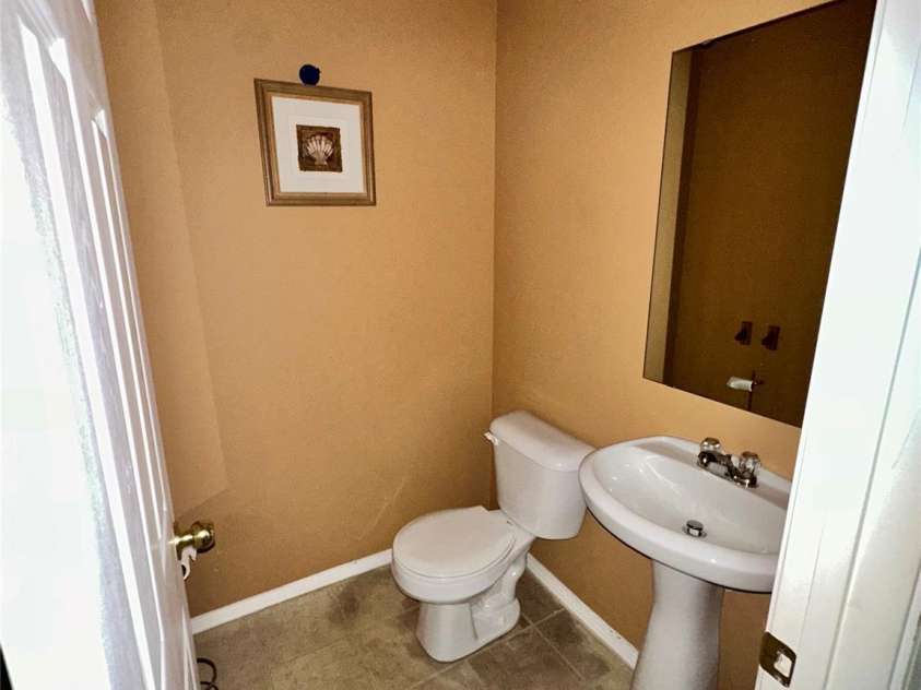 4722 Mortonhall Road, Charlotte, NC 28215.  MLS# CAR4372865, YatesRealty ID 14217. 