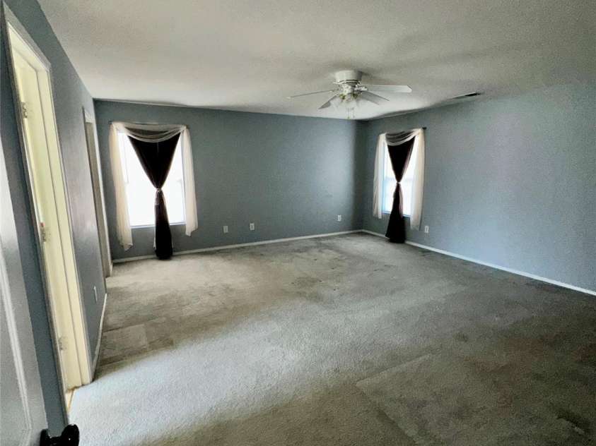 4722 Mortonhall Road, Charlotte, NC 28215.  MLS# CAR4372865, YatesRealty ID 14217. 