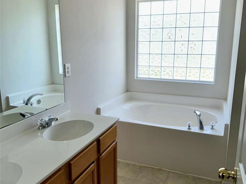4722 Mortonhall Road, Charlotte, NC 28215.  MLS# CAR4372865, YatesRealty ID 14217. 