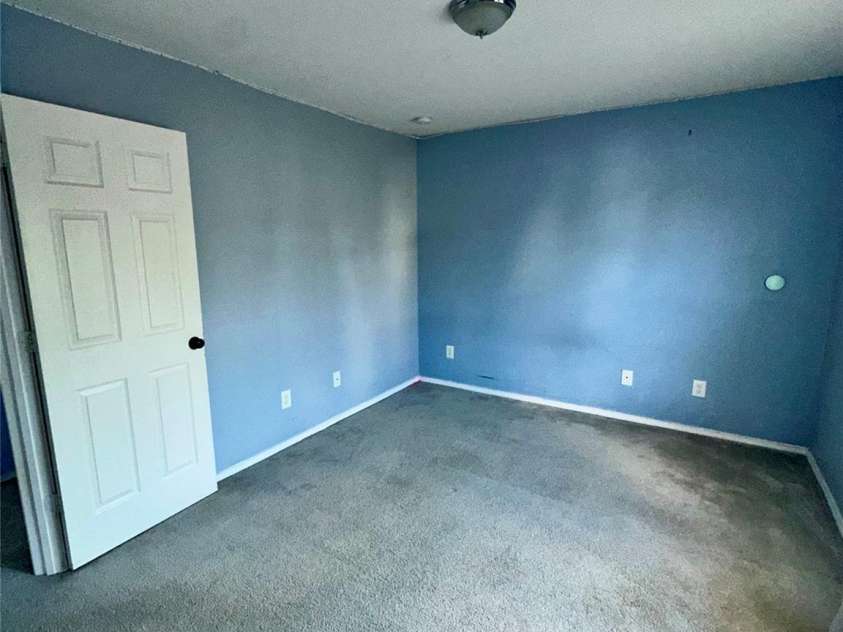 4722 Mortonhall Road, Charlotte, NC 28215.  MLS# CAR4372865, YatesRealty ID 14217. 