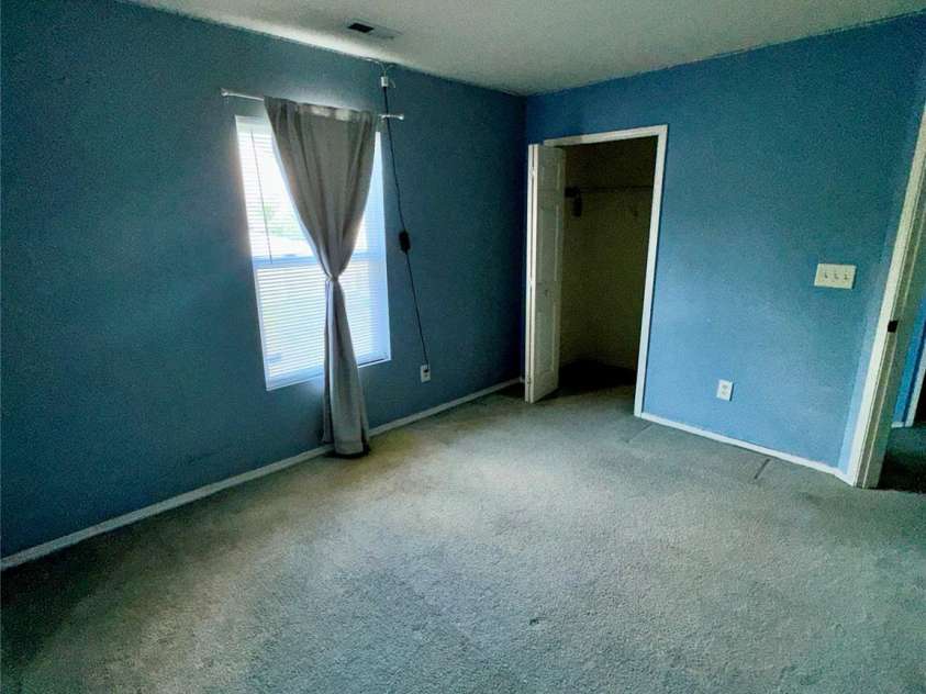 4722 Mortonhall Road, Charlotte, NC 28215.  MLS# CAR4372865, YatesRealty ID 14217. 