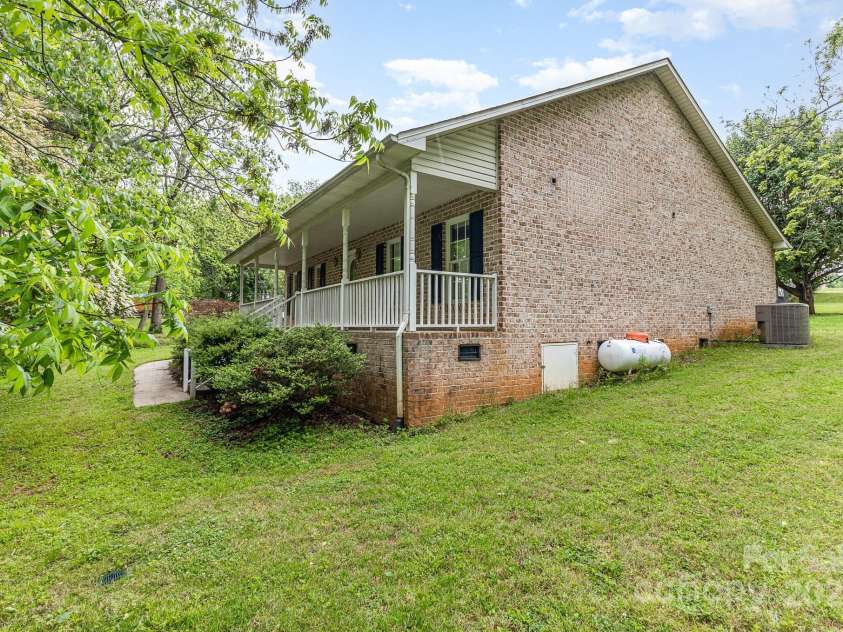 302 6th Street, Conover, NC 28613.  MLS# CAR4253080, YatesRealty ID 14218. 