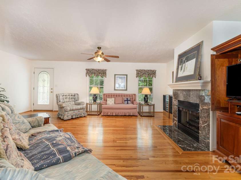 302 6th Street, Conover, NC 28613.  MLS# CAR4253080, YatesRealty ID 14218. 