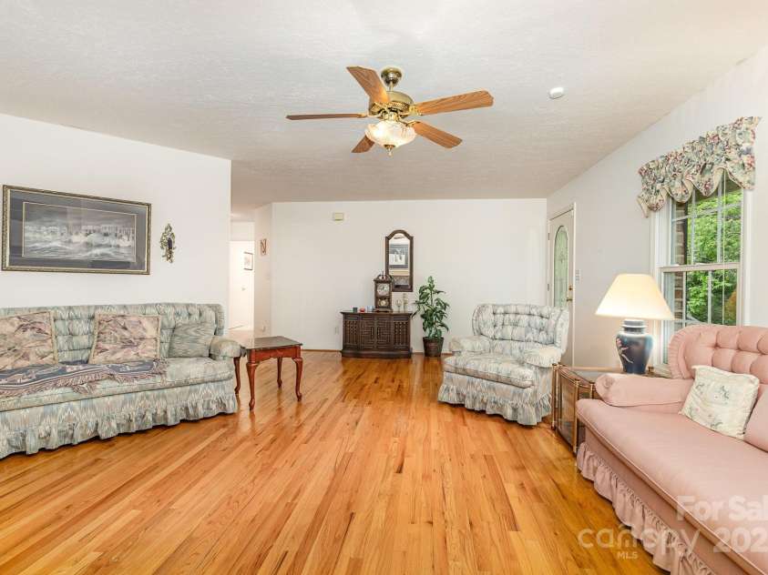 302 6th Street, Conover, NC 28613.  MLS# CAR4253080, YatesRealty ID 14218. 