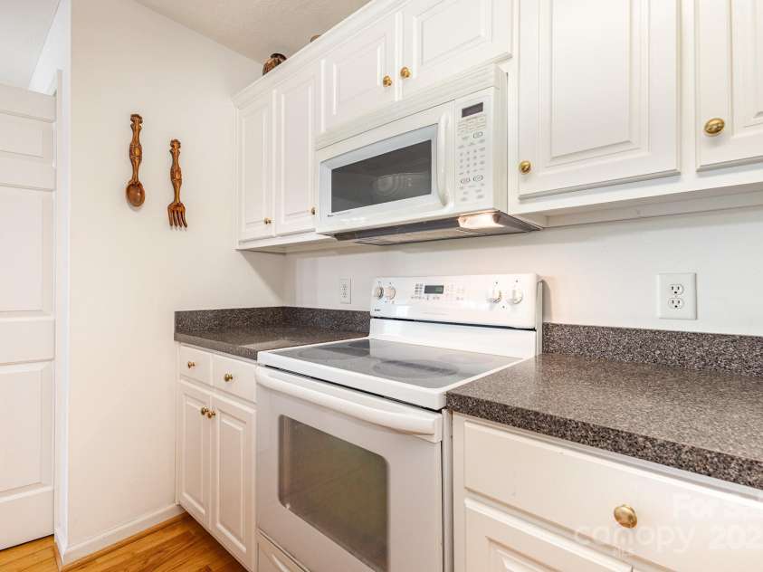 302 6th Street, Conover, NC 28613.  MLS# CAR4253080, YatesRealty ID 14218. 