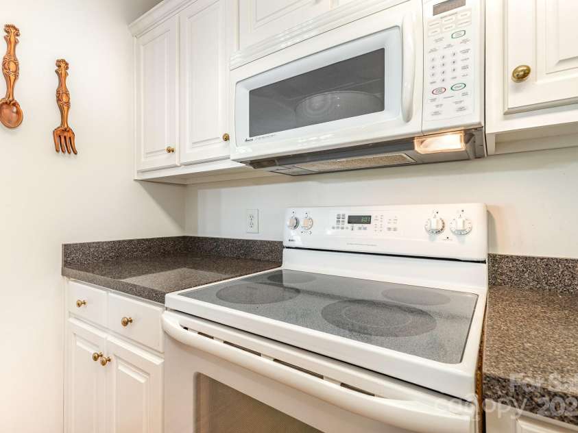 302 6th Street, Conover, NC 28613.  MLS# CAR4253080, YatesRealty ID 14218. 