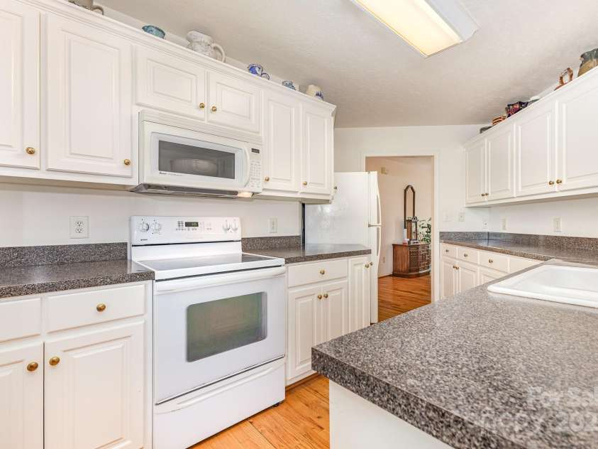 302 6th Street, Conover, NC 28613.  MLS# CAR4253080, YatesRealty ID 14218. 