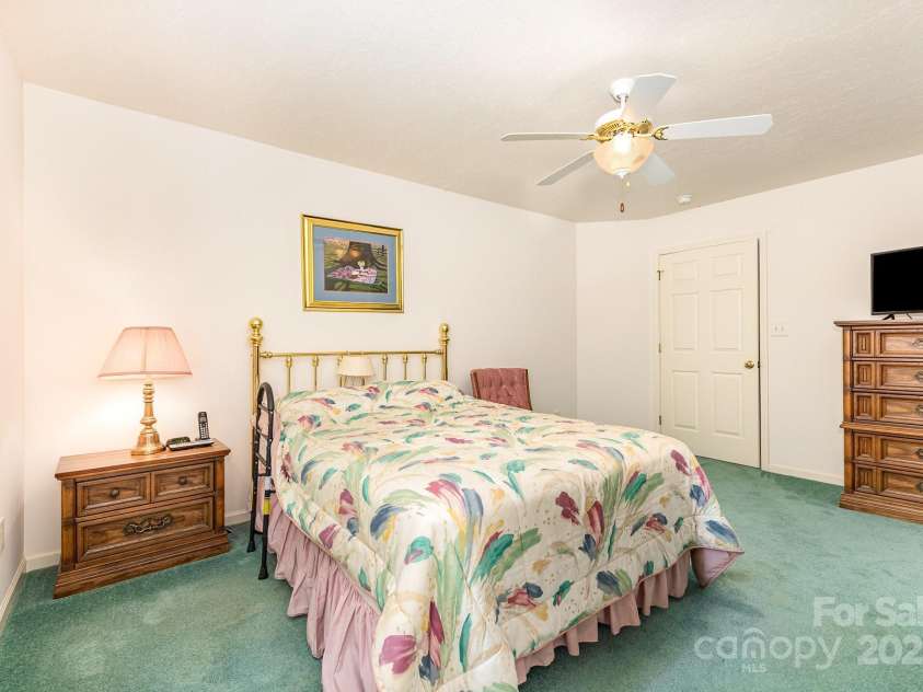 302 6th Street, Conover, NC 28613.  MLS# CAR4253080, YatesRealty ID 14218. 