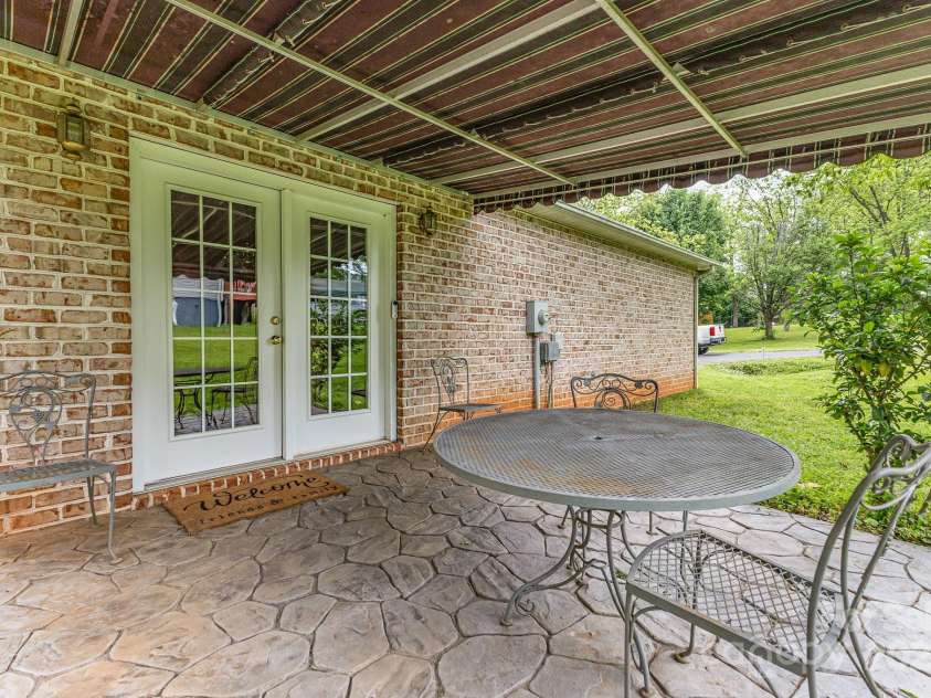 302 6th Street, Conover, NC 28613.  MLS# CAR4253080, YatesRealty ID 14218. 