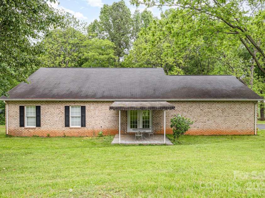 302 6th Street, Conover, NC 28613.  MLS# CAR4253080, YatesRealty ID 14218. 