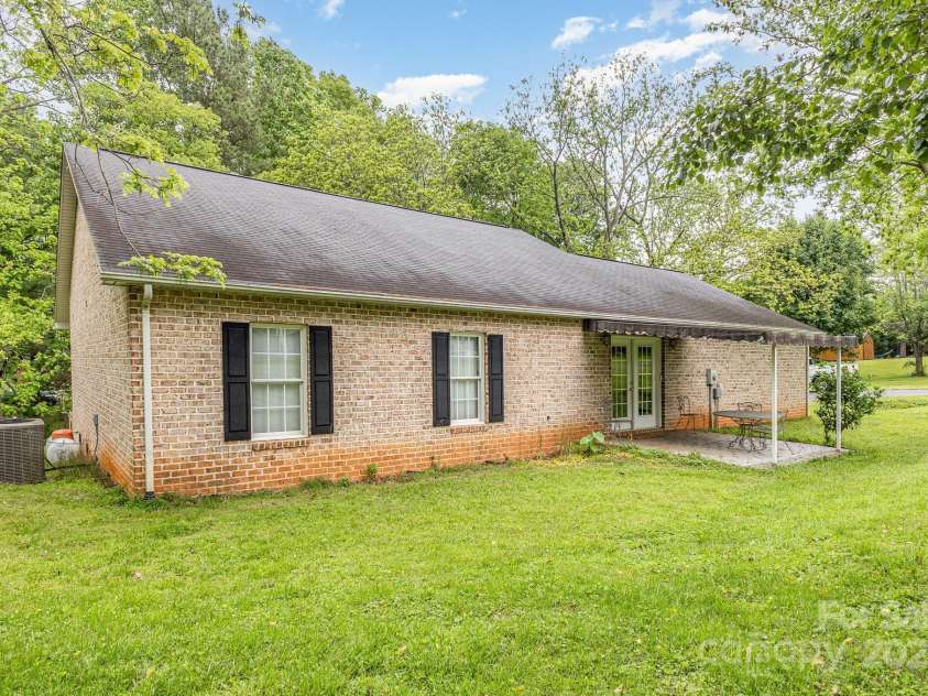 302 6th Street, Conover, NC 28613.  MLS# CAR4253080, YatesRealty ID 14218. 