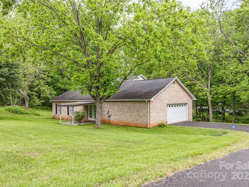 302 6th Street, Conover, NC 28613.  MLS# CAR4253080, YatesRealty ID 14218. 