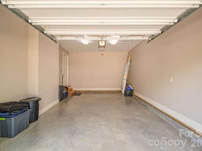 4 Olde Cottage Lane, Asheville, NC 28803.  MLS# CAR4373000, YatesRealty ID 14219. 