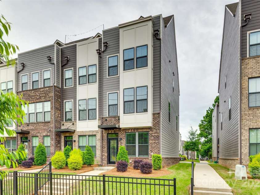 556 Billingsley Road, Charlotte, NC 28211.  MLS# CAR4255590, YatesRealty ID 14219. 
