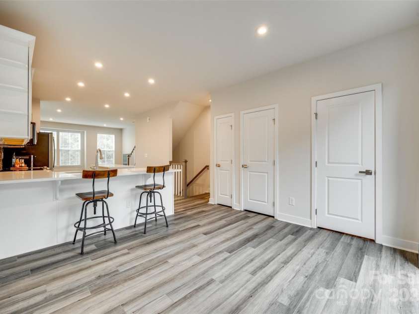 556 Billingsley Road, Charlotte, NC 28211.  MLS# CAR4255590, YatesRealty ID 14219. 