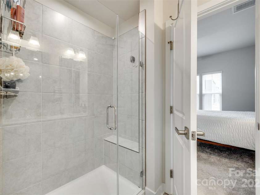 556 Billingsley Road, Charlotte, NC 28211.  MLS# CAR4255590, YatesRealty ID 14219. 