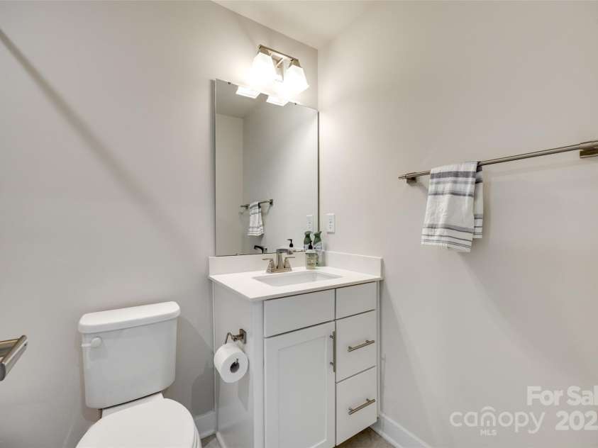 556 Billingsley Road, Charlotte, NC 28211.  MLS# CAR4255590, YatesRealty ID 14219. 