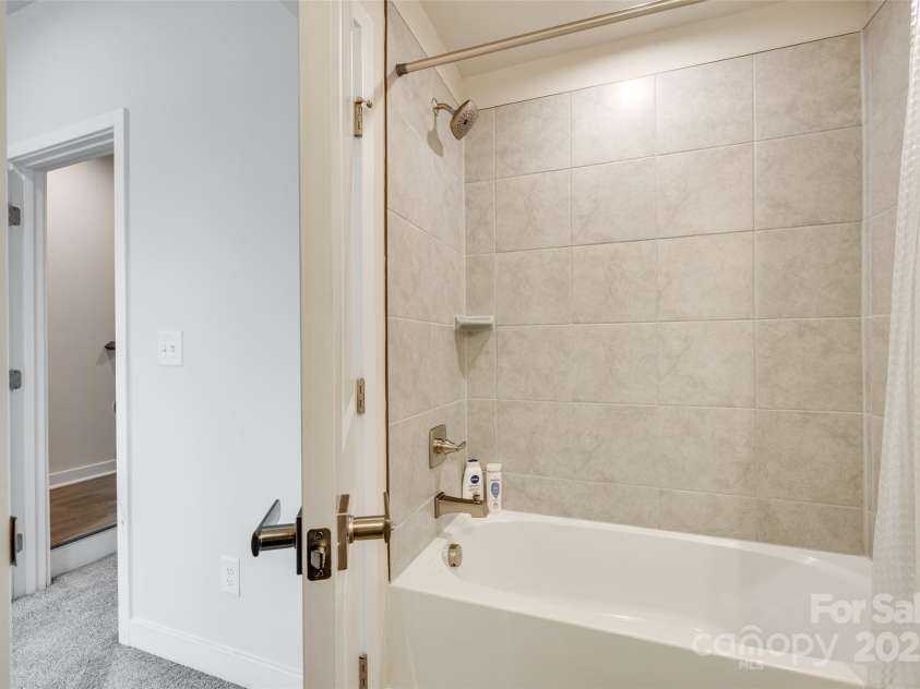 556 Billingsley Road, Charlotte, NC 28211.  MLS# CAR4255590, YatesRealty ID 14219. 