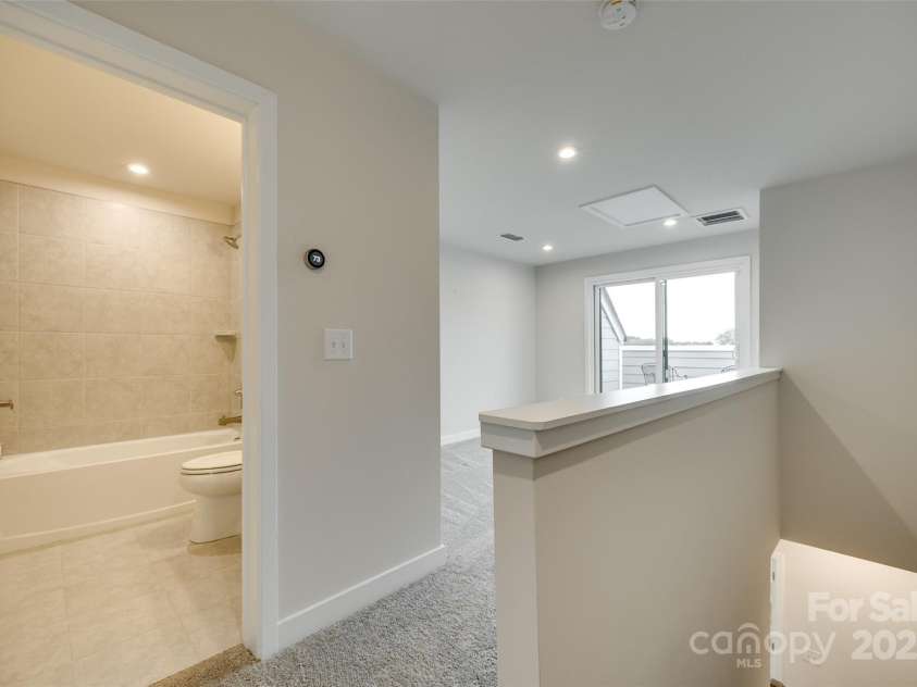 556 Billingsley Road, Charlotte, NC 28211.  MLS# CAR4255590, YatesRealty ID 14219. 