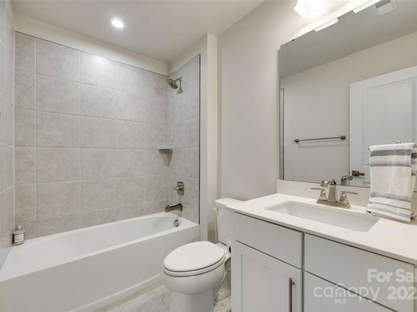 556 Billingsley Road, Charlotte, NC 28211.  MLS# CAR4255590, YatesRealty ID 14219. 