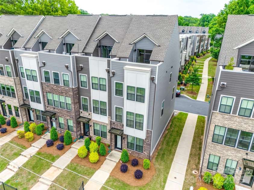 556 Billingsley Road, Charlotte, NC 28211.  MLS# CAR4255590, YatesRealty ID 14219. 