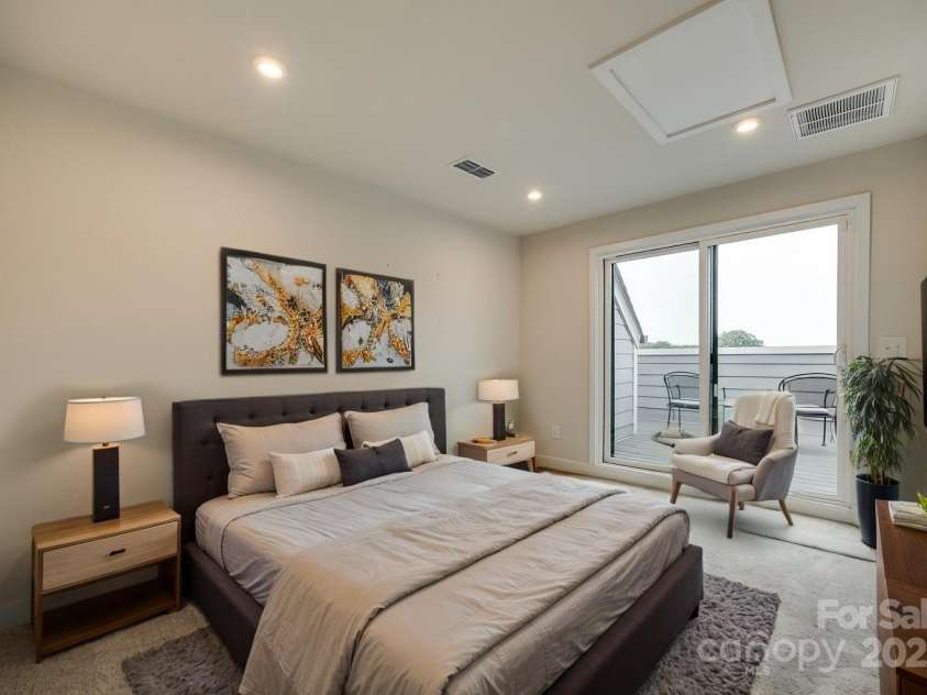 556 Billingsley Road, Charlotte, NC 28211.  MLS# CAR4255590, YatesRealty ID 14219. 
