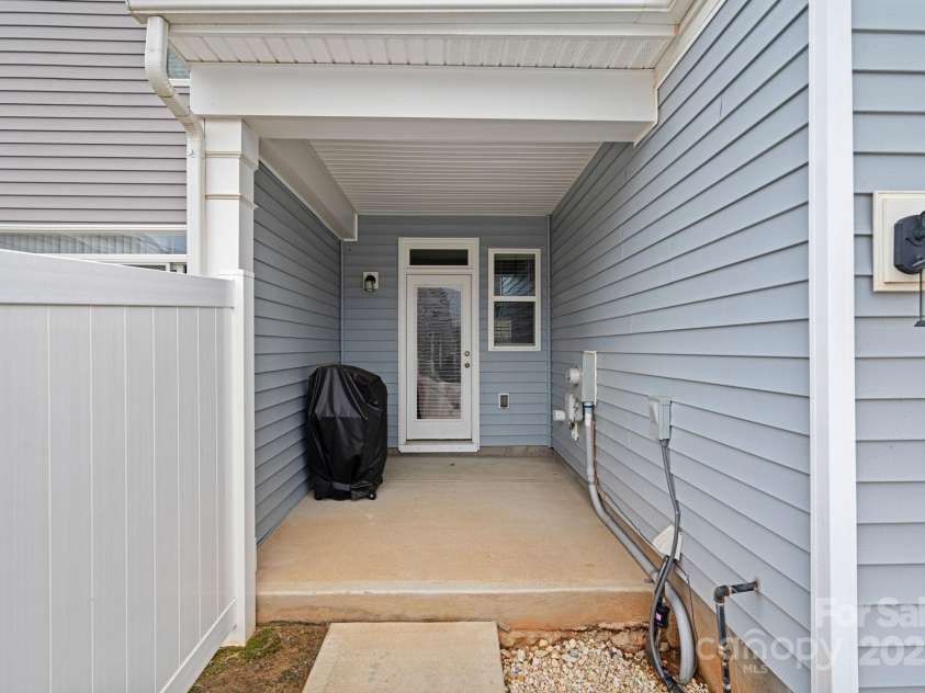 208 Waterlynn Ridge Road, Mooresville, NC 28117.  MLS# CAR4199970, YatesRealty ID 1422. Covered Porch
