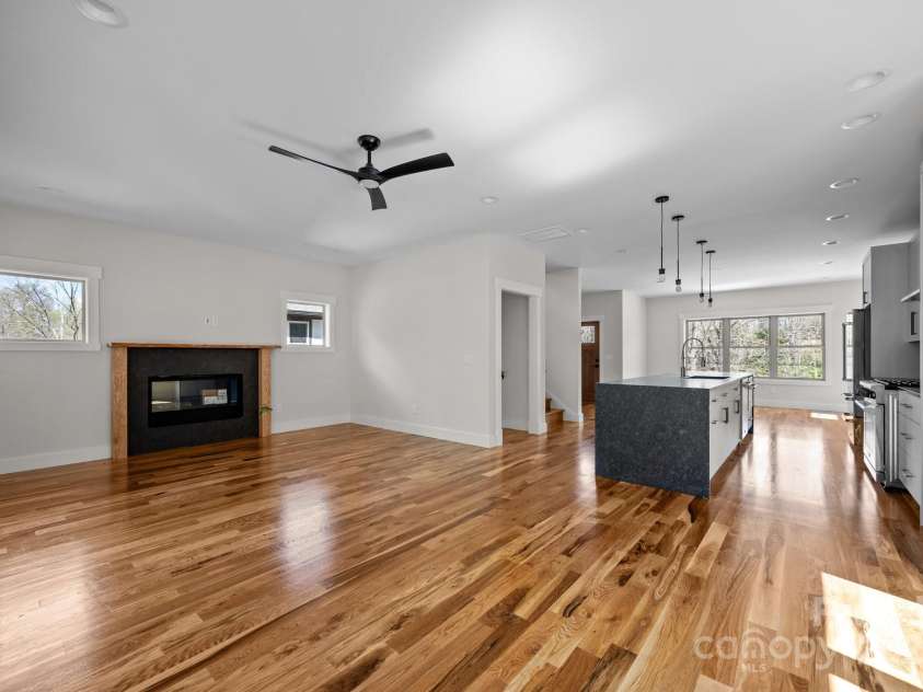 91 Glendale Avenue, Asheville, NC 28803.  MLS# CAR4233541, YatesRealty ID 1422. 