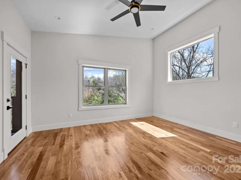 91 Glendale Avenue, Asheville, NC 28803.  MLS# CAR4233541, YatesRealty ID 1422. 