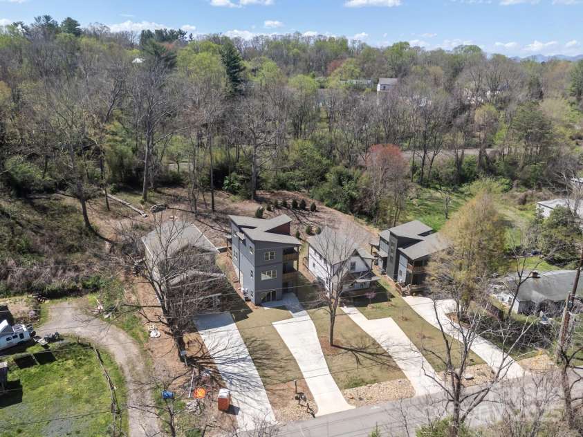 91 Glendale Avenue, Asheville, NC 28803.  MLS# CAR4233541, YatesRealty ID 1422. Nestled in with other new construction homes