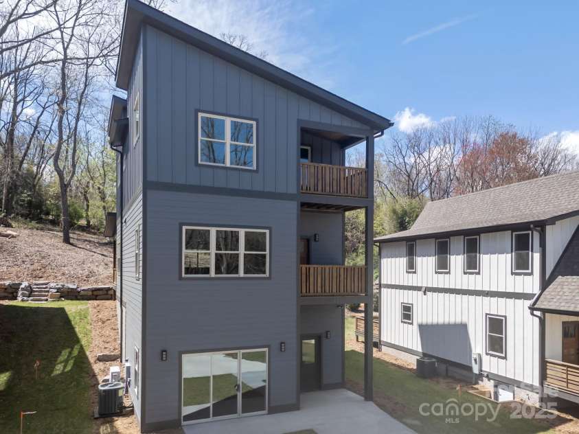 91 Glendale Avenue, Asheville, NC 28803.  MLS# CAR4233541, YatesRealty ID 1422. Welcome to 91 Glendale Ave.