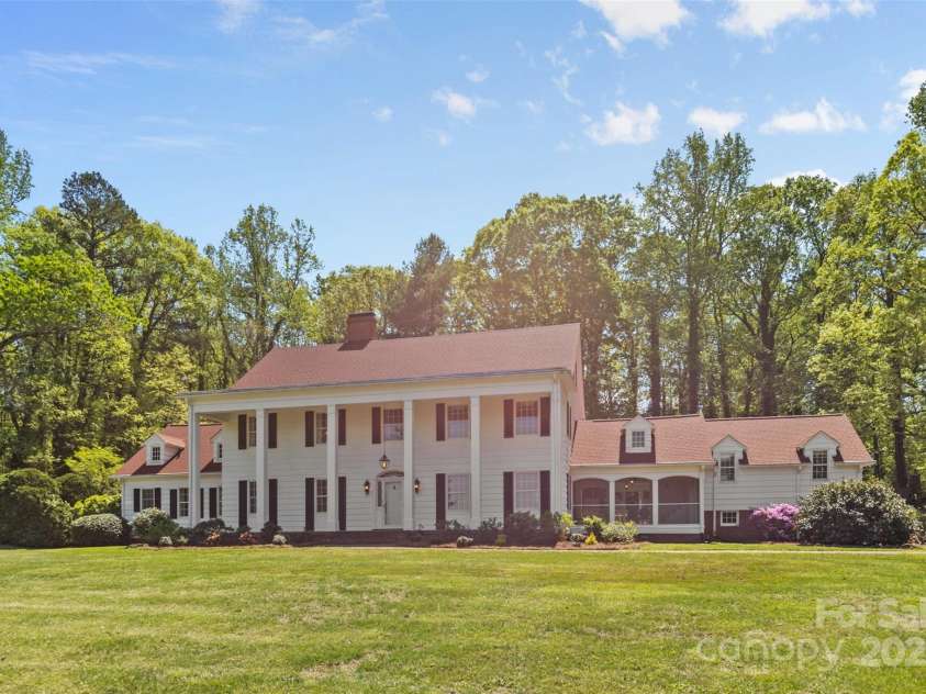 1233 General Hoke Drive, Lincolnton, NC 28092.  MLS# CAR4243135, YatesRealty ID 14221. 