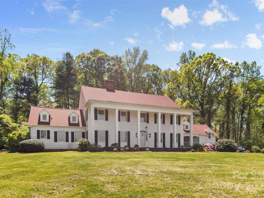 1233 General Hoke Drive, Lincolnton, NC 28092.  MLS# CAR4243135, YatesRealty ID 14221. 