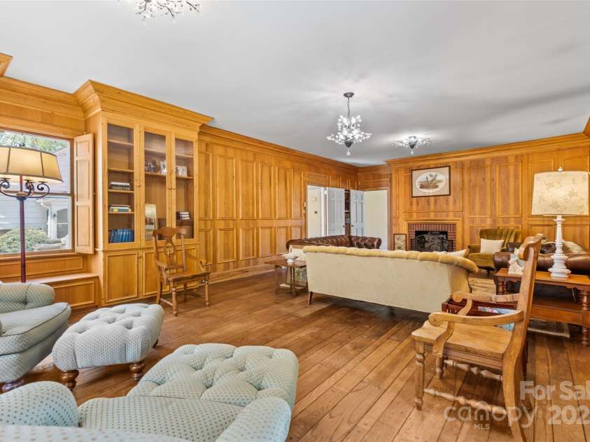 1233 General Hoke Drive, Lincolnton, NC 28092.  MLS# CAR4243135, YatesRealty ID 14221. 