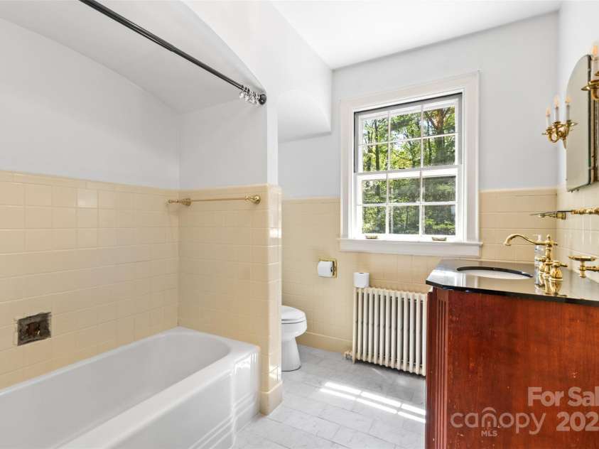 1233 General Hoke Drive, Lincolnton, NC 28092.  MLS# CAR4243135, YatesRealty ID 14221. 