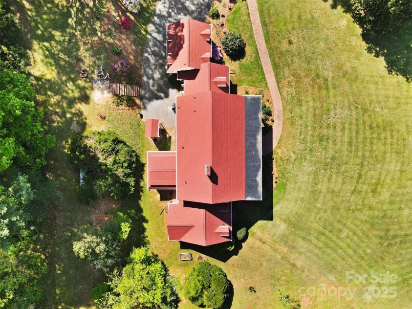 1233 General Hoke Drive, Lincolnton, NC 28092.  MLS# CAR4243135, YatesRealty ID 14221. 