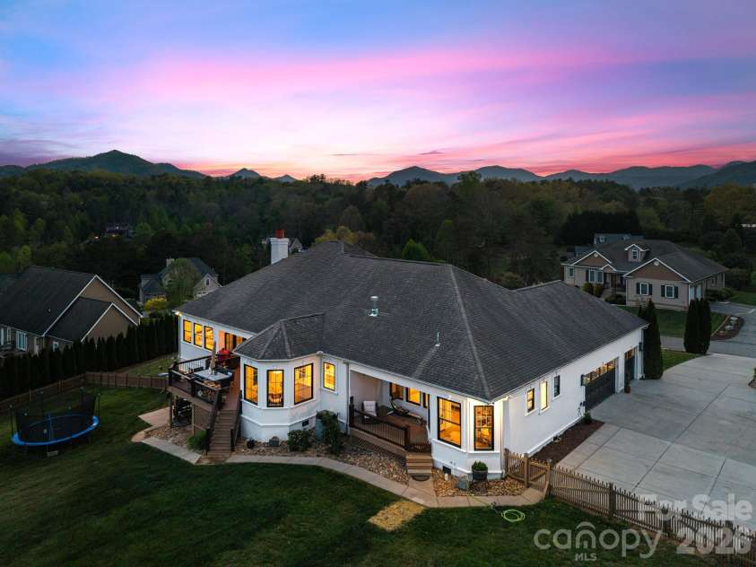 54 Mountain Shadows Drive, Leicester, NC 28748.  MLS# CAR4372066, YatesRealty ID 14224. 
