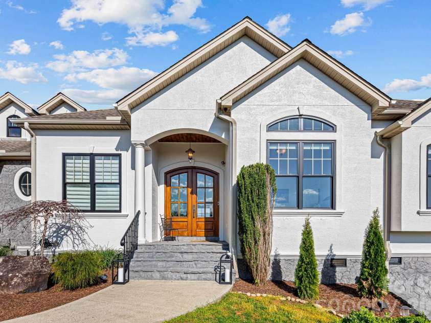 54 Mountain Shadows Drive, Leicester, NC 28748.  MLS# CAR4372066, YatesRealty ID 14224. 