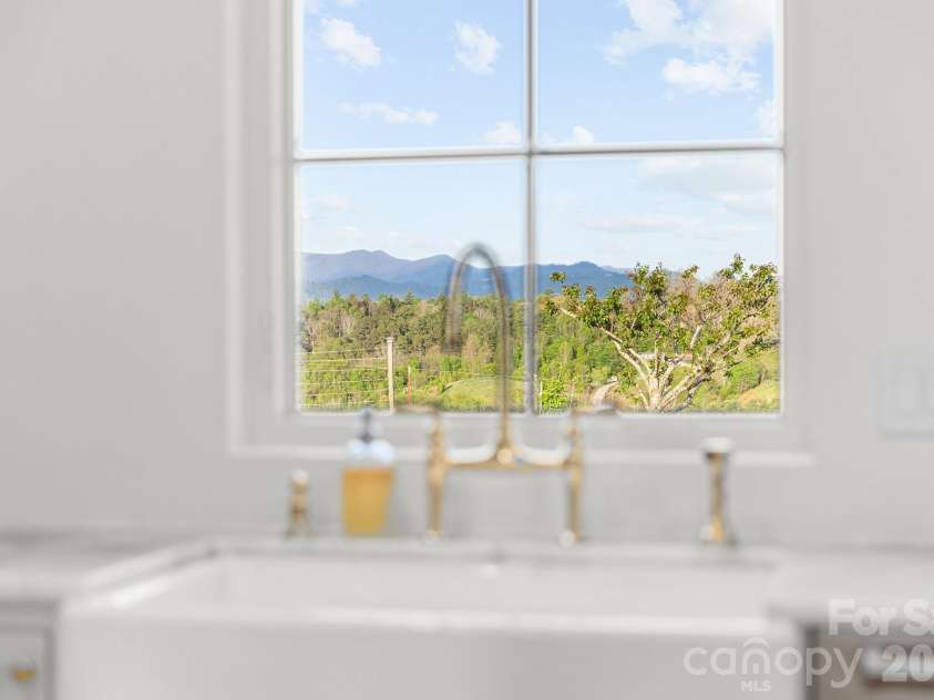 54 Mountain Shadows Drive, Leicester, NC 28748.  MLS# CAR4372066, YatesRealty ID 14224. 