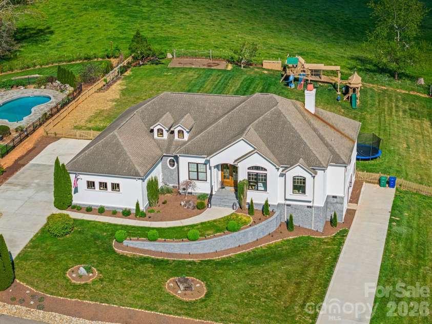 54 Mountain Shadows Drive, Leicester, NC 28748.  MLS# CAR4420351, YatesRealty ID 14224. 