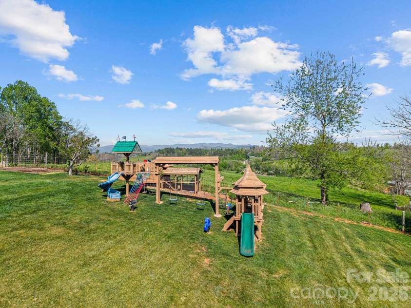 54 Mountain Shadows Drive, Leicester, NC 28748.  MLS# CAR4420351, YatesRealty ID 14224. 