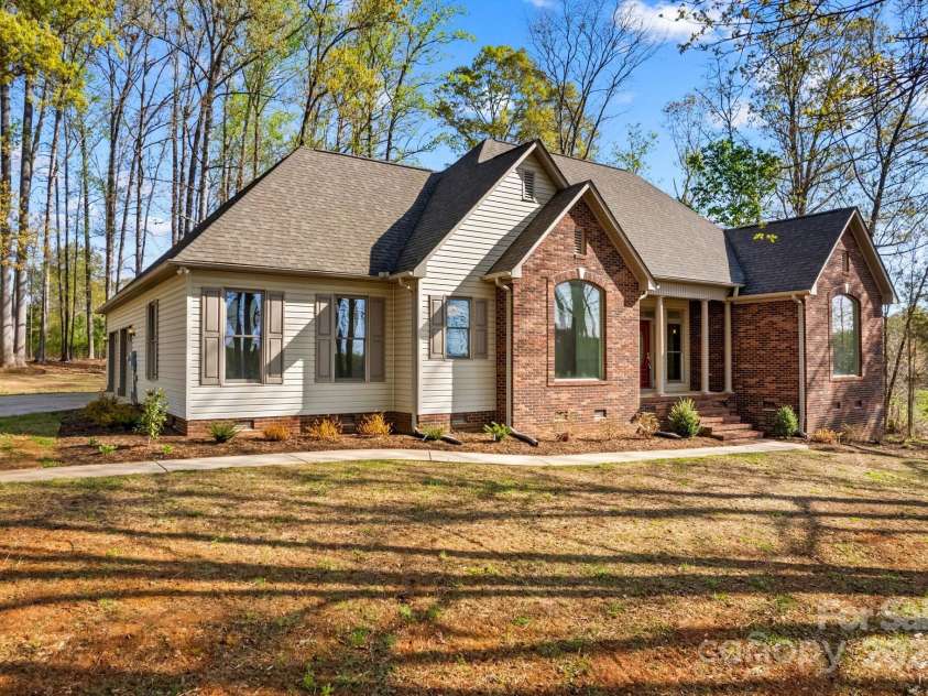 620 St Lukes Church Road, Salisbury, NC 28146.  MLS# CAR4240398, YatesRealty ID 14224. 